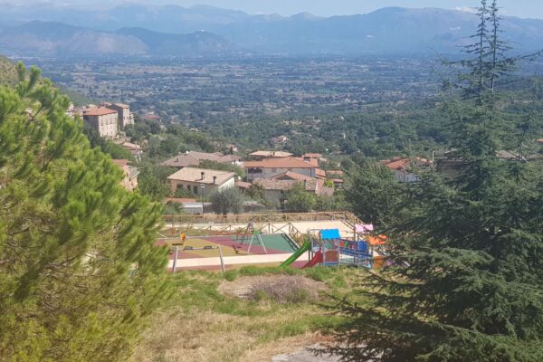 Pavimentazione naturale drenante ecocompatibile con aggregati calcarei