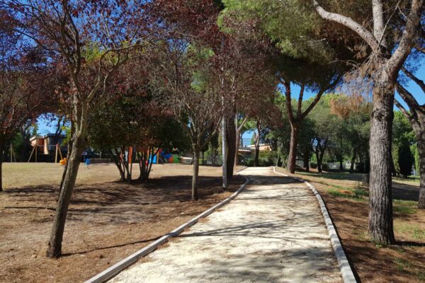 Realizzazione di pavimentazione ecocompatibile in misto granulare stabilizzato percorsi parco Vanessa Russo a Roma