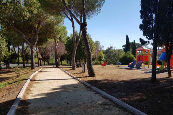 Realizzazione di pavimentazione ecocompatibile in misto granulare stabilizzato percorsi parco Vanessa Russo a Roma