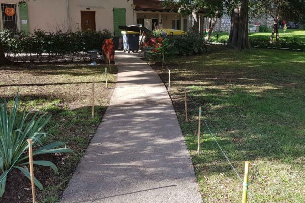 Realizzazione di pavimentazione naturale ecocompatibile con misto granulare - percorsi aree esterne chiesa ortodossa Russa di Nizza