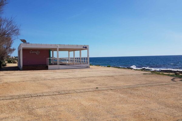 Piazza SS. Cosma e Damiano - Marina di Alliste (LE): realizzazione di pavimentazione ecocompatibile in misto granulare stabilizzato.