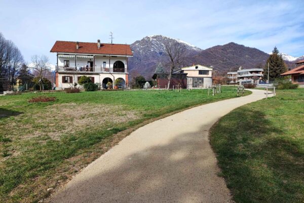 Realizzazione di pavimentazione ecocompatibile in misto granulare stabilizzato percorsi parco di via Masel - Luserna San Giovanni (TO)