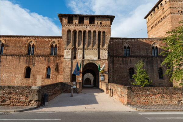 Pavimentazione ecocompatibile al Castello di Pandino (CR)