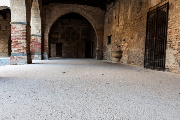 Pavimentazione ecocompatibile al Castello di Pandino (CR)