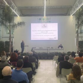 Relatori e pubblico al seminario AIAPP TUM al Naturart Village di Pistoia