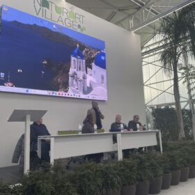 Relatori e pubblico al seminario AIAPP TUM al Naturart Village di Pistoia